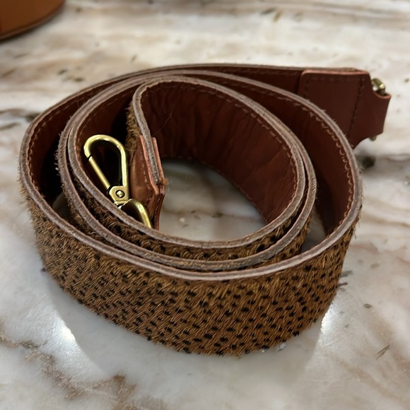 Bene Italian Leather Holmes Crossbody Bag - Picture 13 of 13